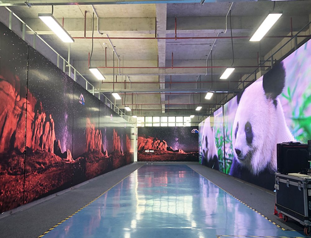 XR Virtual LED Screen VS Green Screen