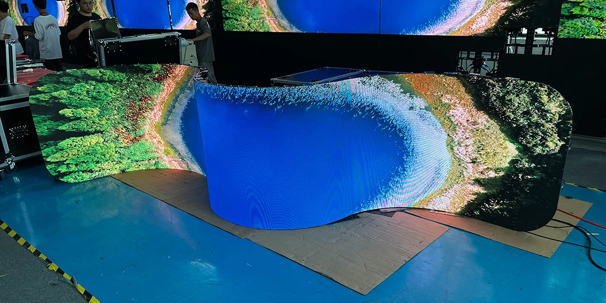 AU-50 P2.6 flexible LED screen