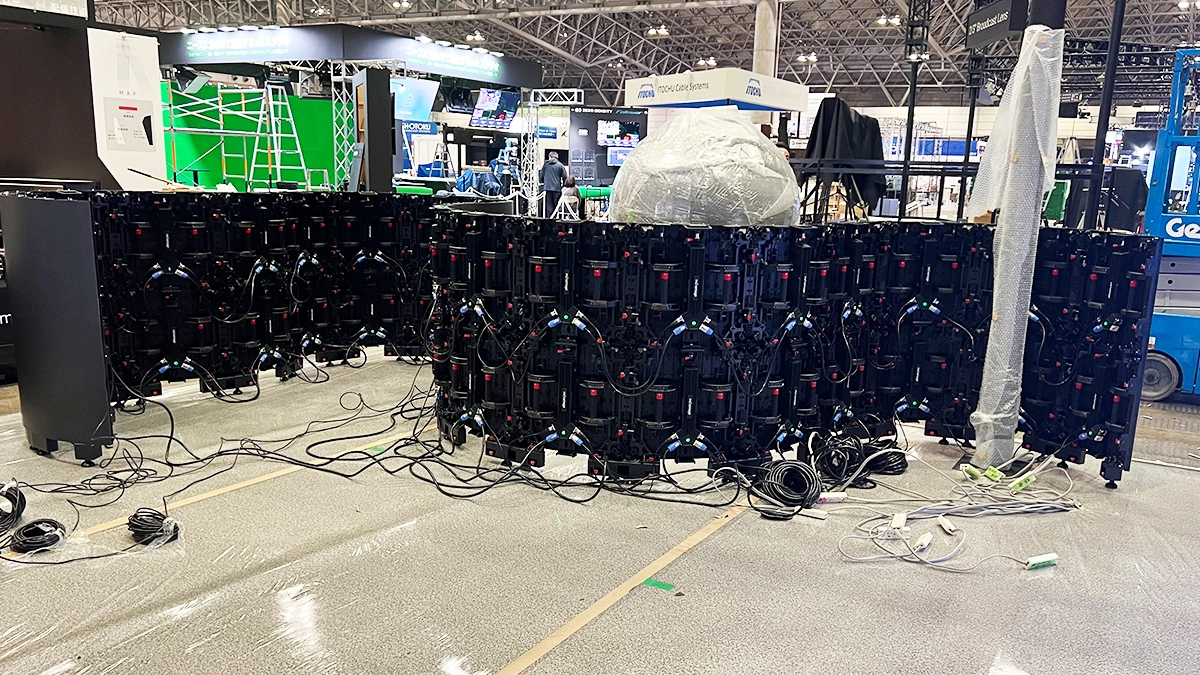 P1.9 flexible LED screen set up